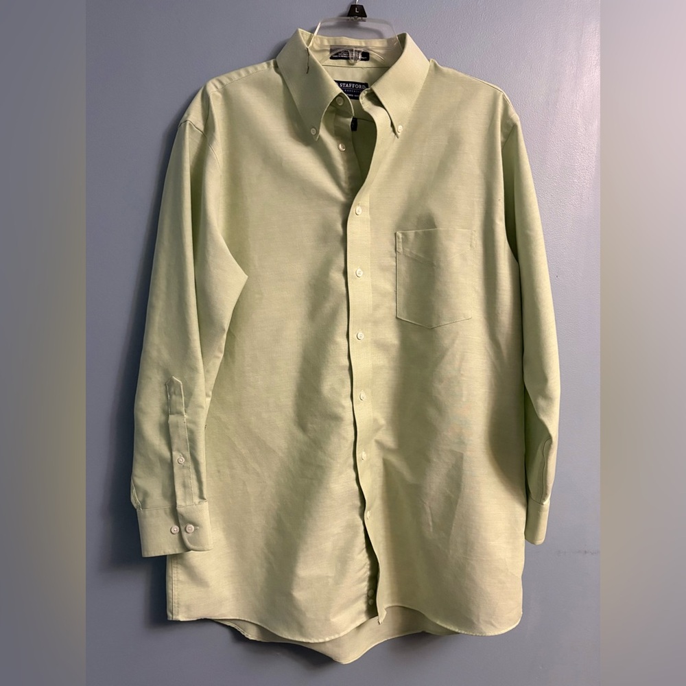 Stafford Men's Light Green Casual Button Down Shirt